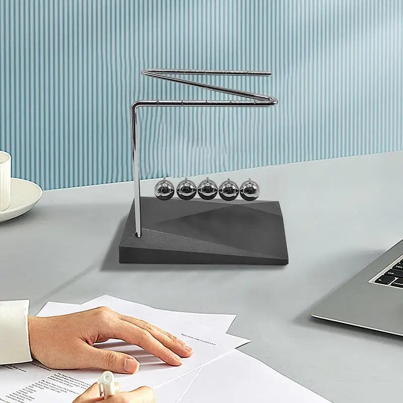 Newtons Cradle Home Decoration